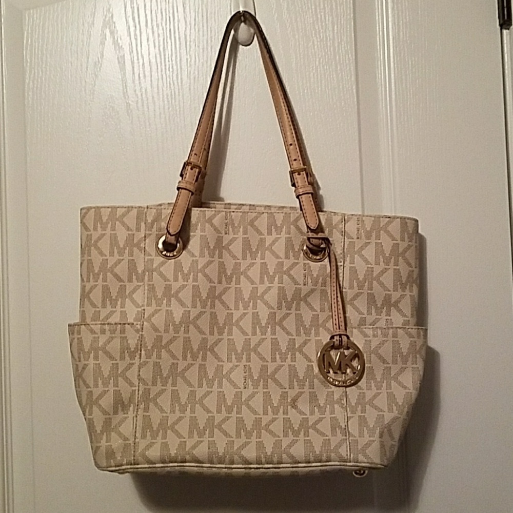 Michael Kors Signature Bag